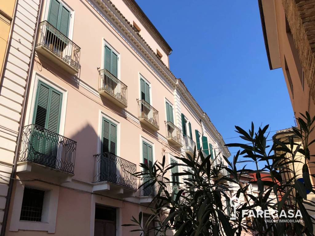 Appartamento in vendita a Teramo via Vincenzo Irelli, 32