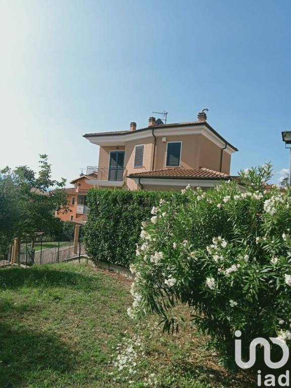 Villa in vendita a Penne largo Santa Chiara, 3