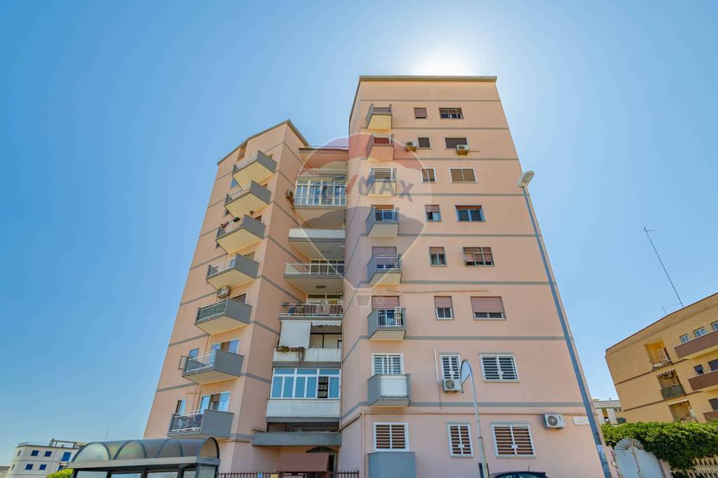 Appartamento in vendita a Bari viale Lazio, 2