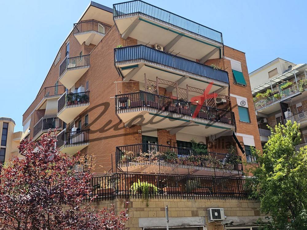 Appartamento in vendita a Roma via Leonardo Greppi, 35