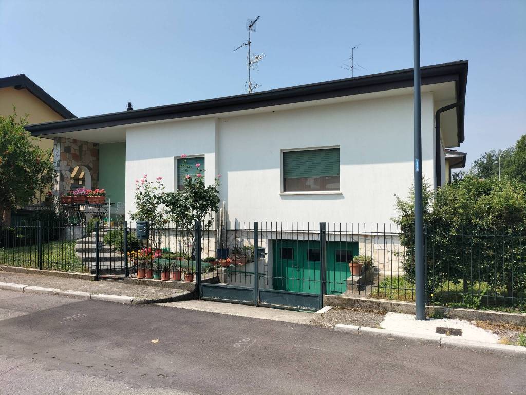 Villa in vendita a Inzago via della Passiflora