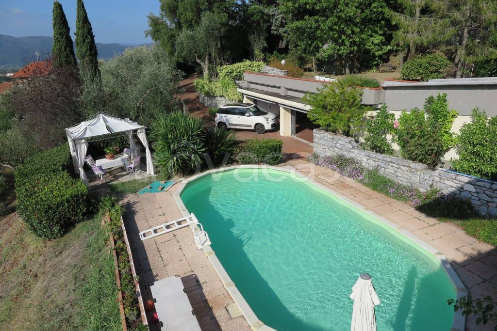 Villa in vendita a Castelnuovo Magra via Case Rosse, 1