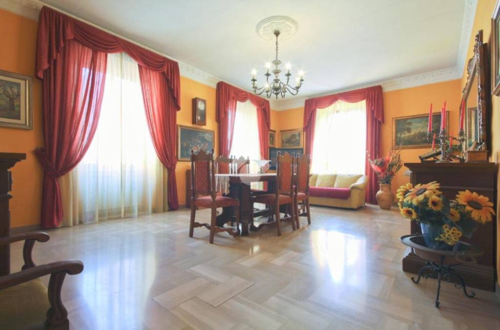 Appartamento in vendita a Roma via Carlo della Rocca, 56