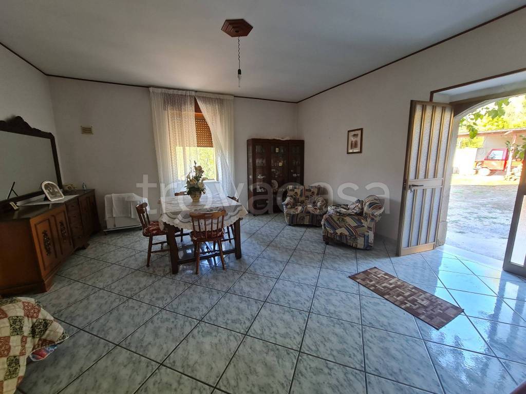 Villa Bifamiliare in vendita a Roccadaspide via Carretiello, 72