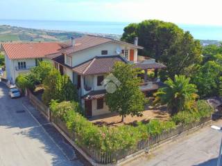 Villa in vendita a mosciano sant'angelo via fonte alessio, 27