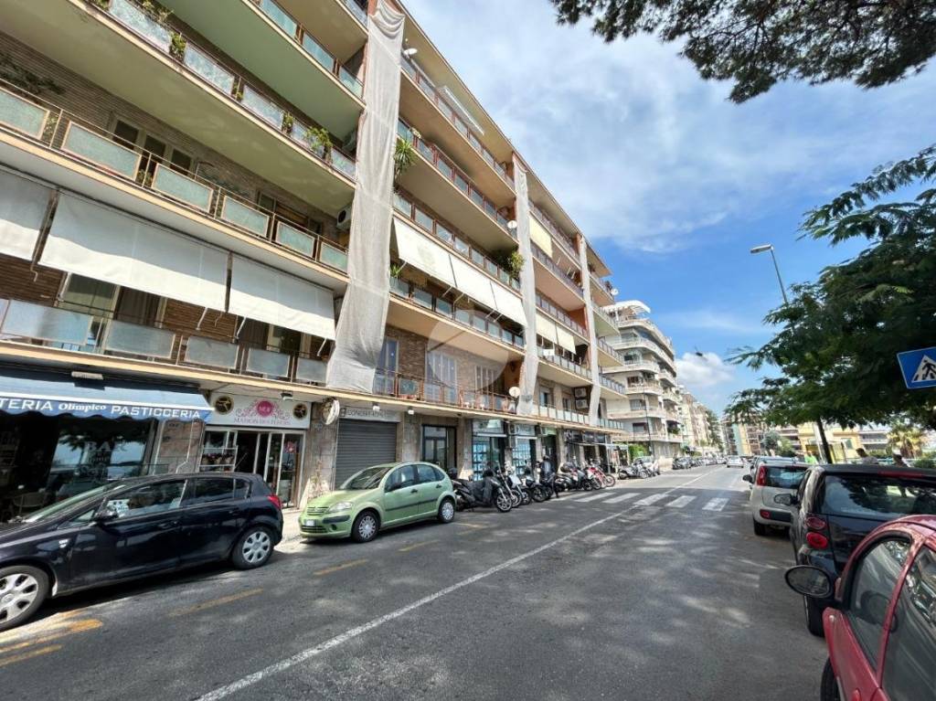 Appartamento in vendita a Napoli via Alessandro Manzoni, 122