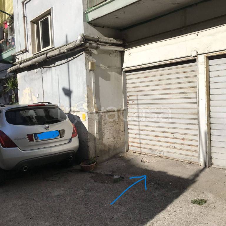 Garage in vendita a Napoli via Bernardo Cavallino, 45
