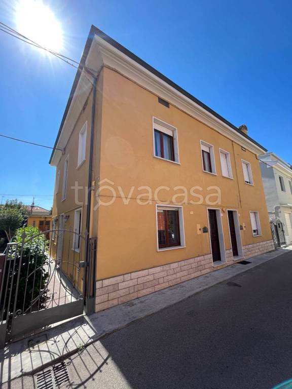 Villa Bifamiliare in in vendita da privato a Pesaro via Evangelista Torricelli, 18