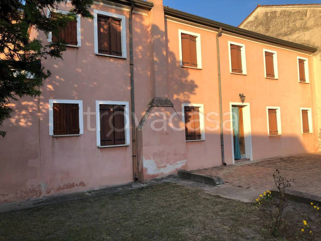 Casale in in vendita da privato a Giacciano con Baruchella via Roma, 4058