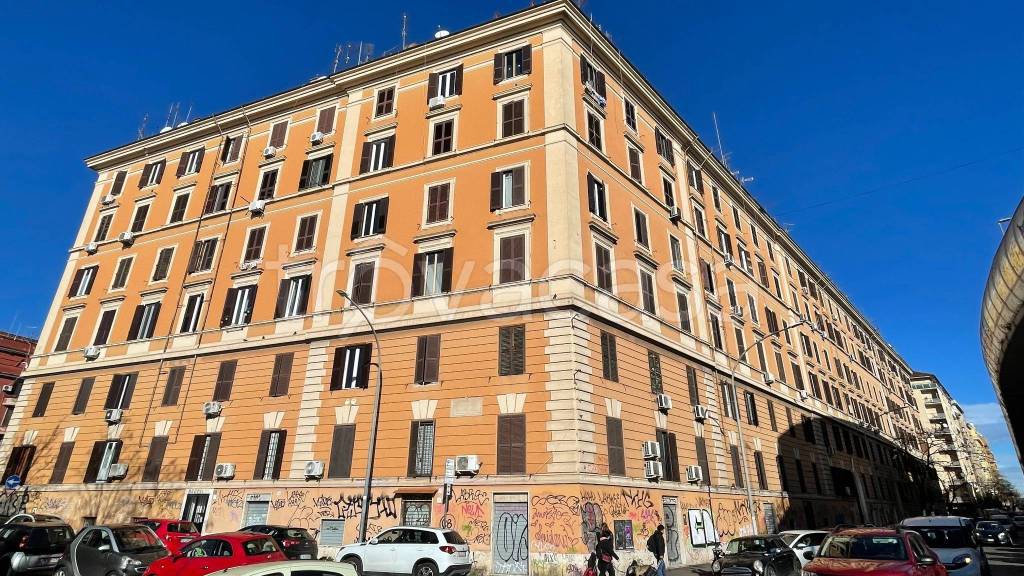 Appartamento in vendita a Roma viale dello Scalo San Lorenzo, 41