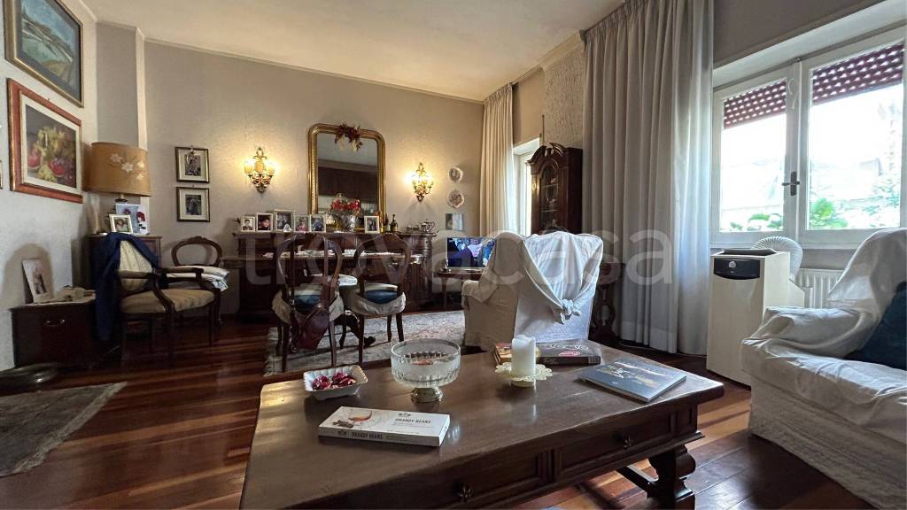 Appartamento in vendita a Roma via Maria Barbara Tosatti