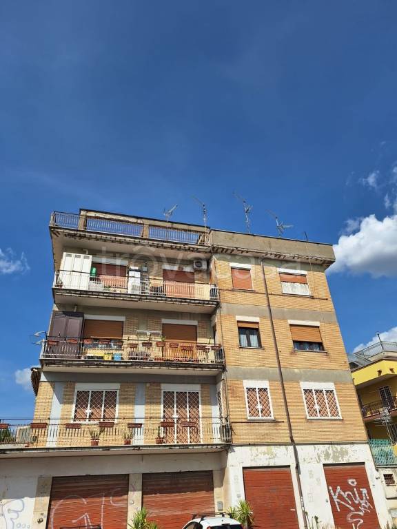Appartamento in vendita a Tivoli via di Pontelucano