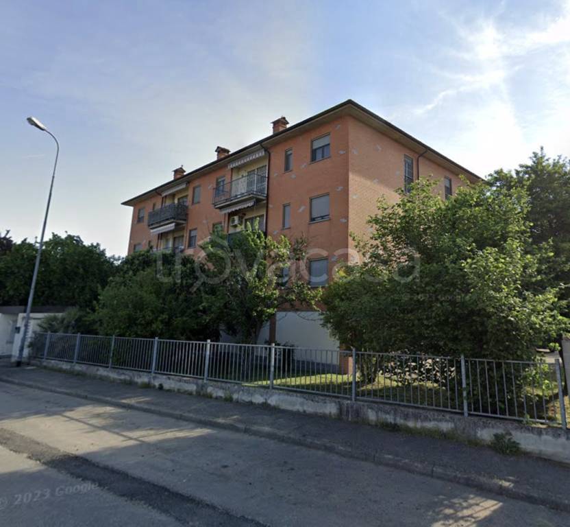 Appartamento in vendita a Vellezzo Bellini via Roggiola, 3