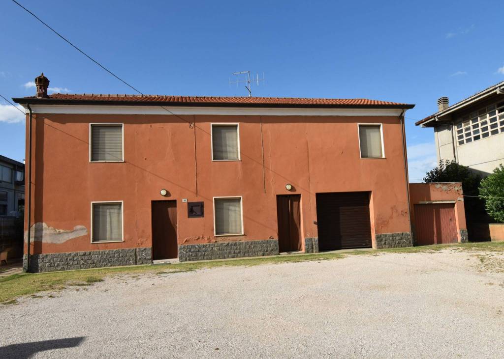 Villa in vendita a Gambettola via Luciano Lama
