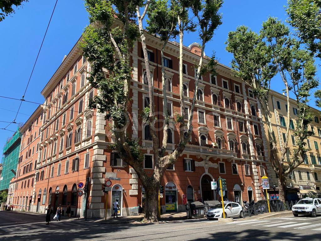 Appartamento in vendita a Roma viale Regina Margherita, 190