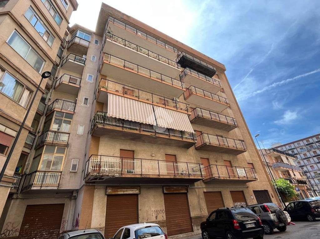 Appartamento in vendita a Palermo via Michele Cipolla, 106