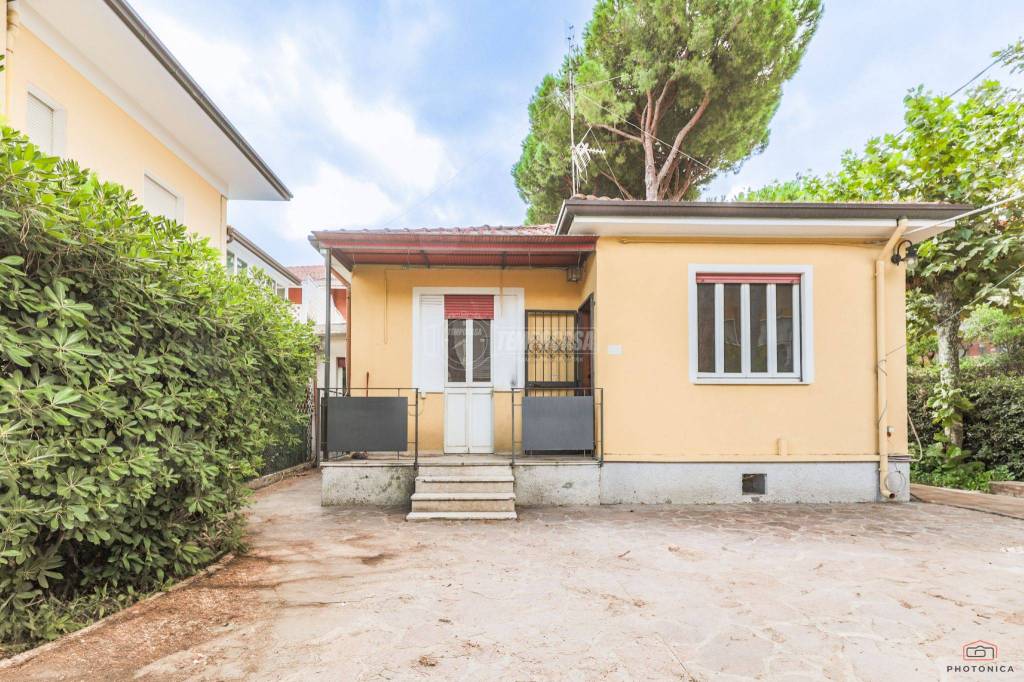 Casa Indipendente in vendita a Riccione viale Alessandro Manzoni