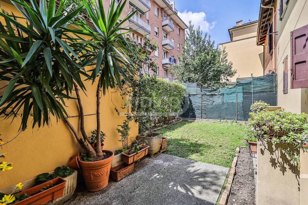 Appartamento in vendita a Bologna via Augusto Aglebert, 10