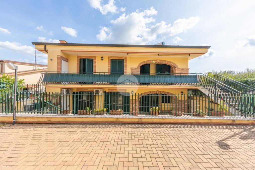 Appartamento in vendita a Guidonia Montecelio via Antonio Vivaldi, 15