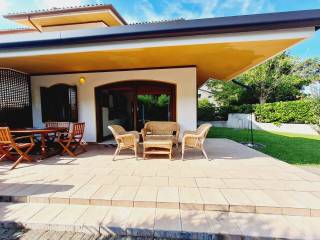 Villa a schiera in vendita a caorle via veglia