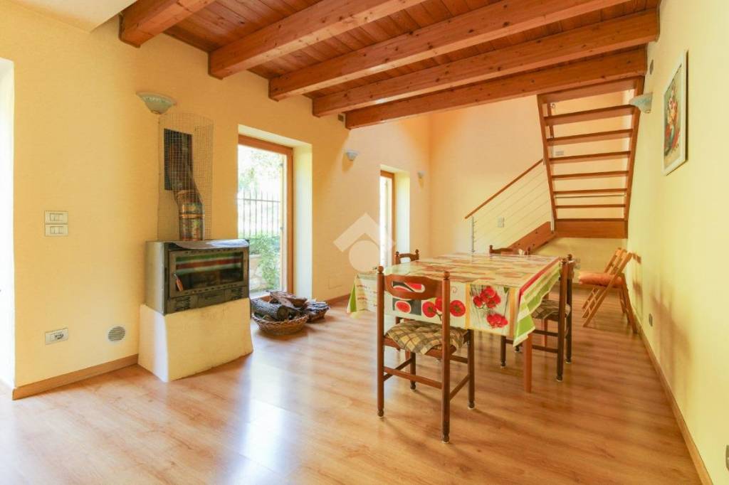 Casa Indipendente in vendita a Tremosine sul Garda via Traval
