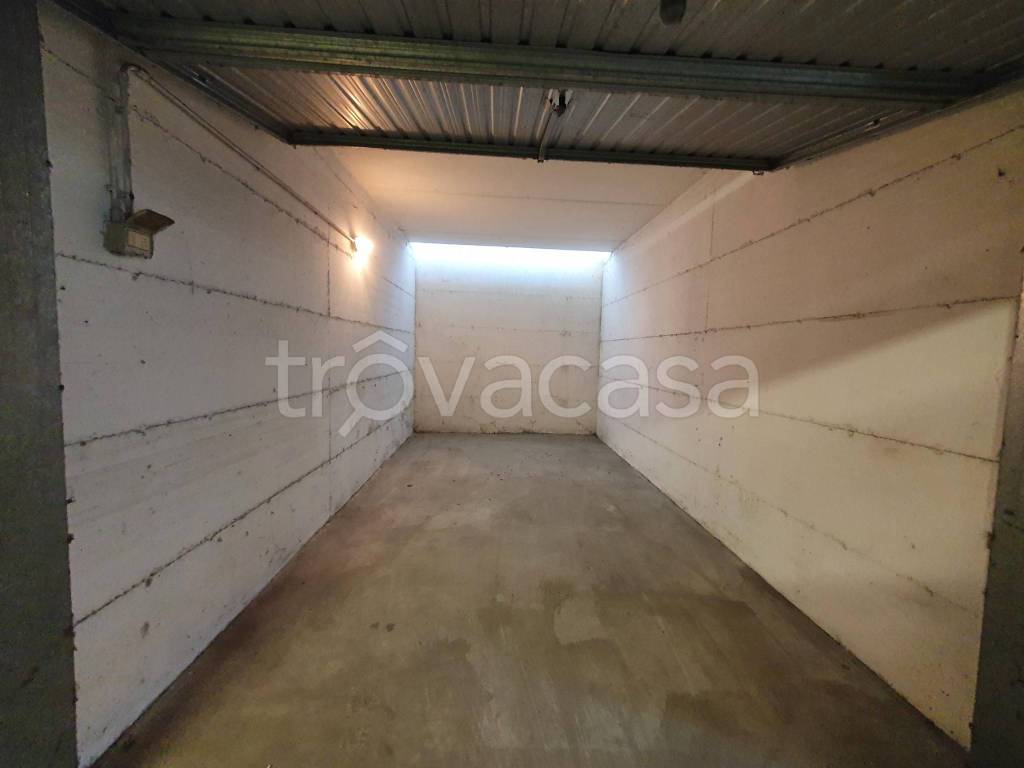Garage in vendita a Vicenza via Valerio Belli