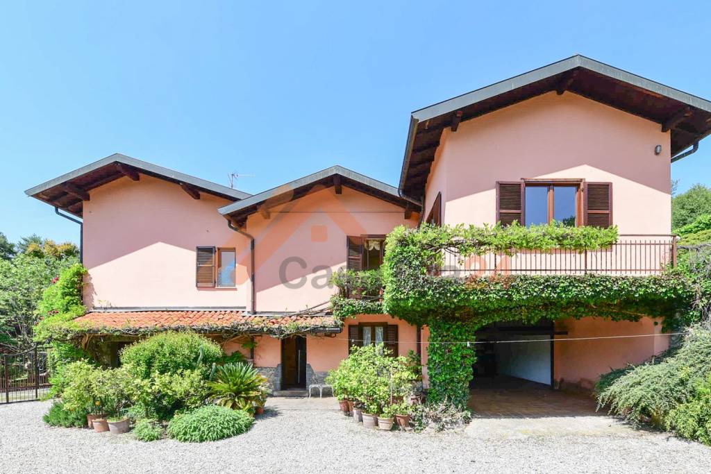 Villa in vendita a Montorfano via Cantù, 9