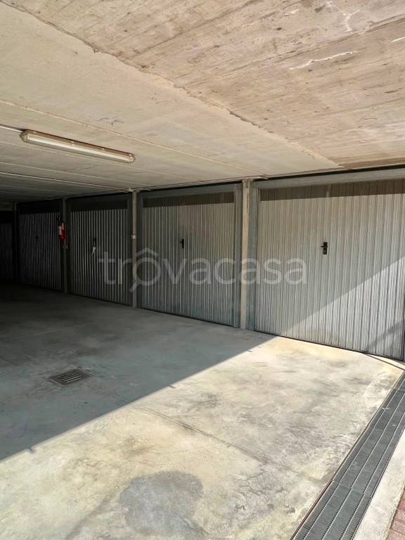 Garage in vendita a Poirino corso Fiume