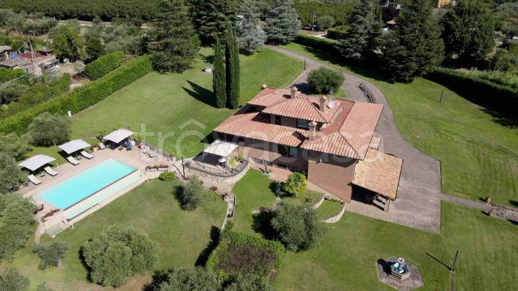 Villa in vendita a Bassano in Teverina strada Vicinale Valle Rote, snc