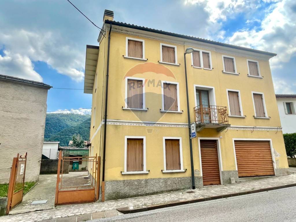 Casa Indipendente in vendita ad Alano di Piave vai Bortolo Pontini, 44