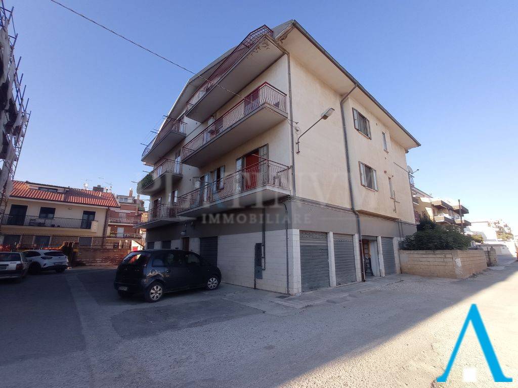 Appartamento in vendita a San Giovanni Rotondo via Papa Giovanni xxiii, 5