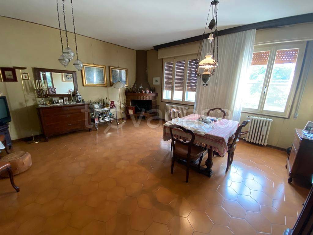 Villa Bifamiliare in vendita a Borgocarbonara