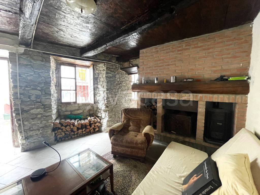 Casa Indipendente in vendita a Val di Nizza località Molino Cassano Inferiore