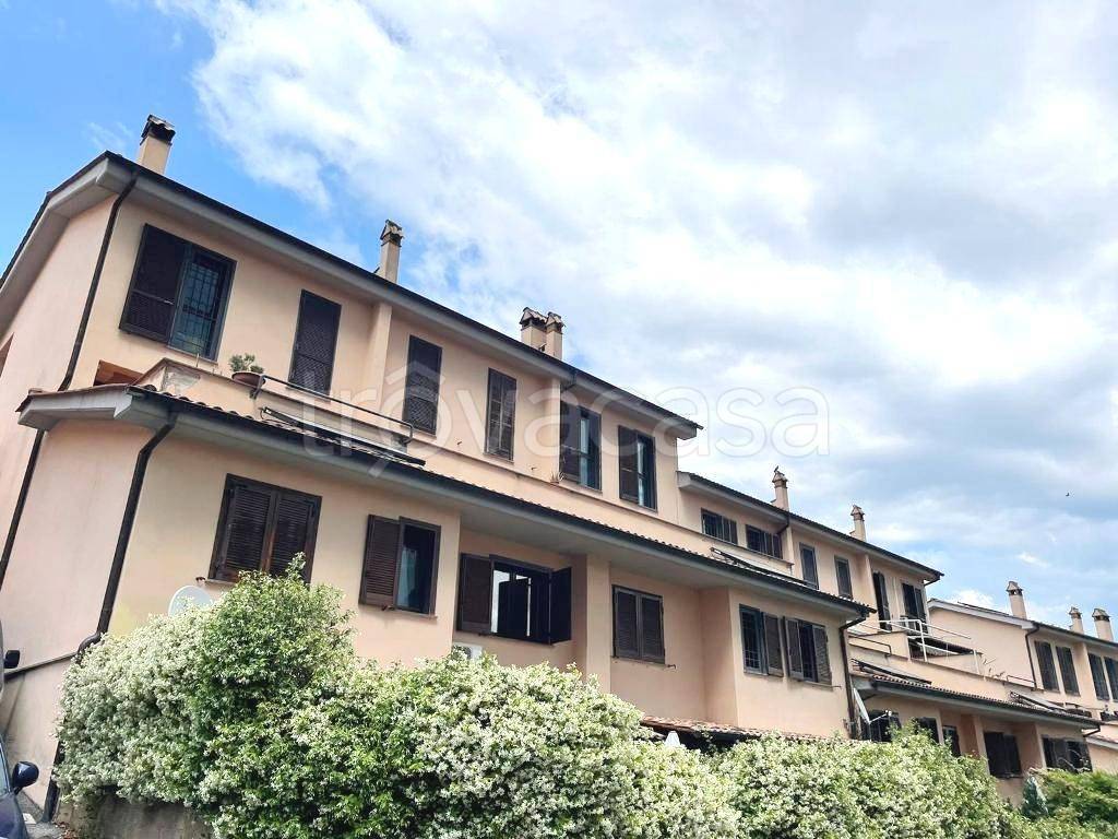Villa a Schiera in vendita a Riano via del Falco