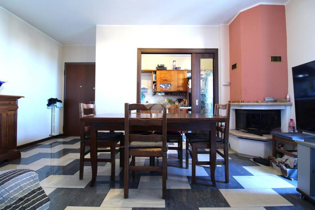 Appartamento in vendita a Mirandola via Emilia Romagna, 3