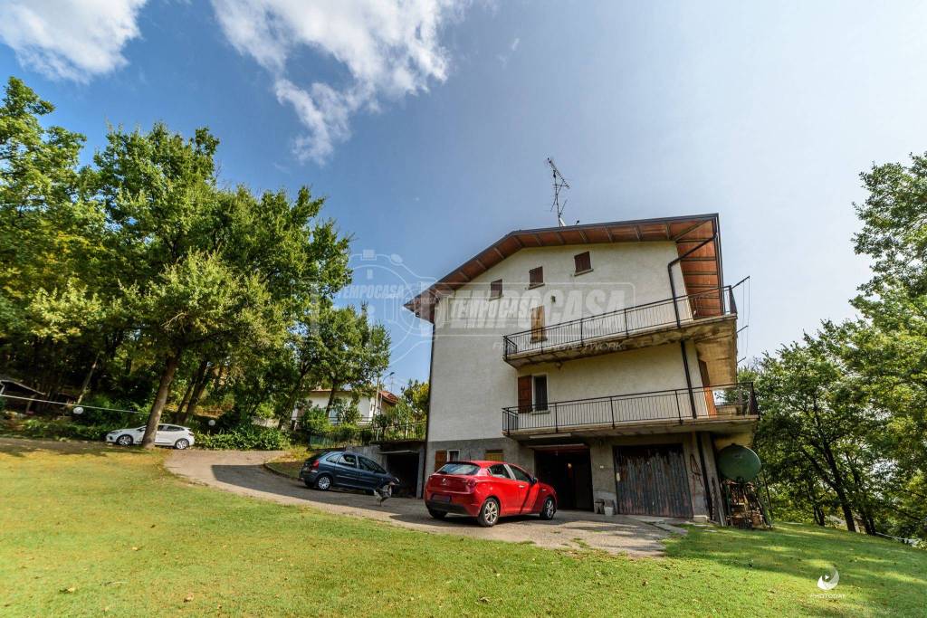 Villa Bifamiliare in vendita a Carpineti via Onfiano 29