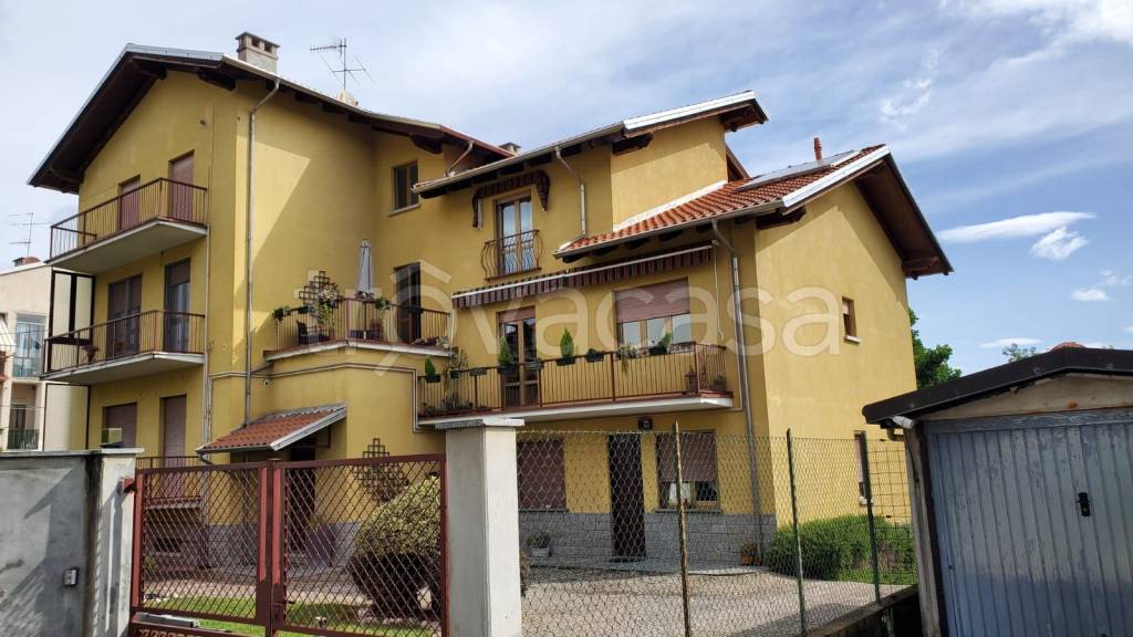 Casa Indipendente in vendita a Serravalle Sesia via Ducale, 5