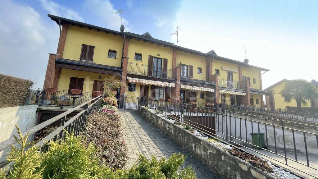 Villa a Schiera in vendita a Briosco largo Augusto Rebattini, 2