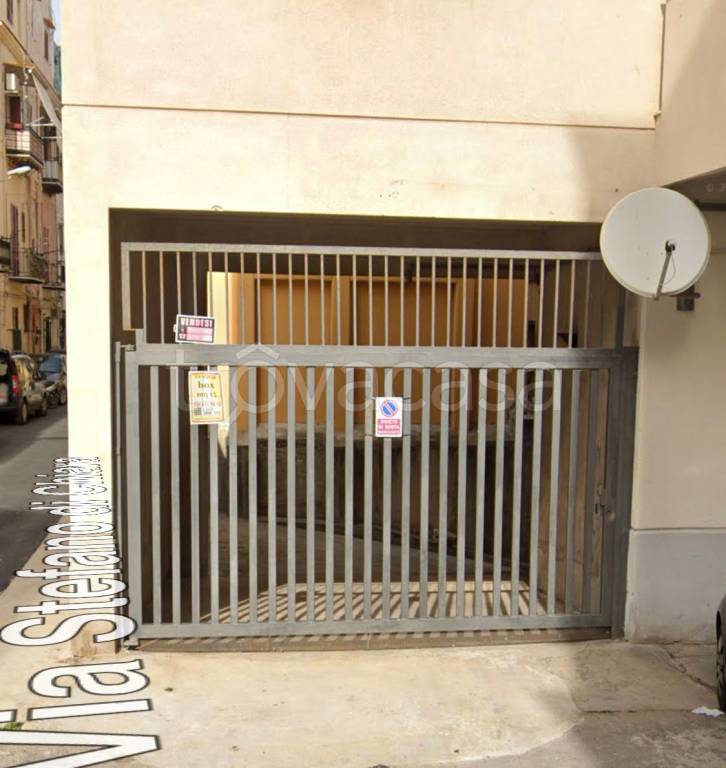 Garage in vendita a Palermo via Montalbo, 242