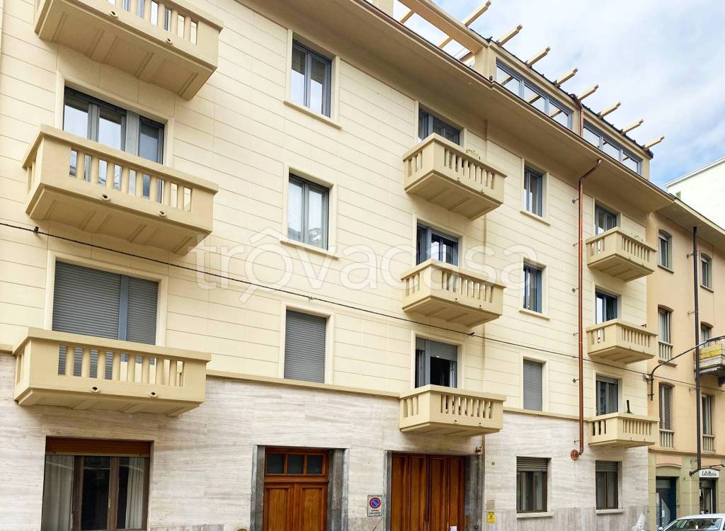 Appartamento in vendita a Torino via Legnano