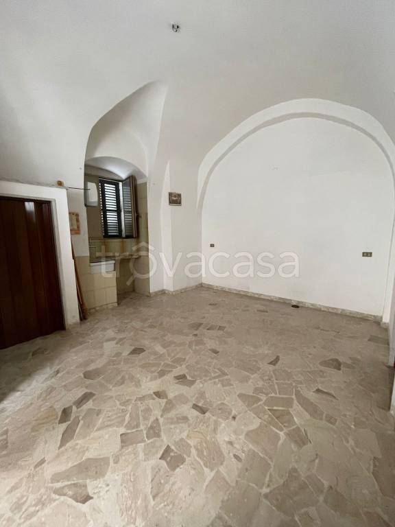 Magazzino in in affitto da privato a Grumo Appula via San Giovanni, 33