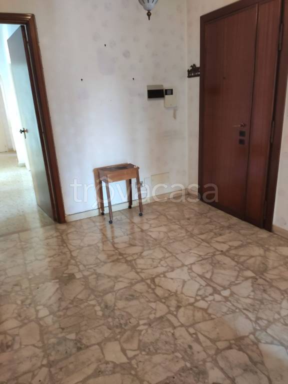 Appartamento in in vendita da privato ad Aprilia piazza Don Luigi Sturzo, 13