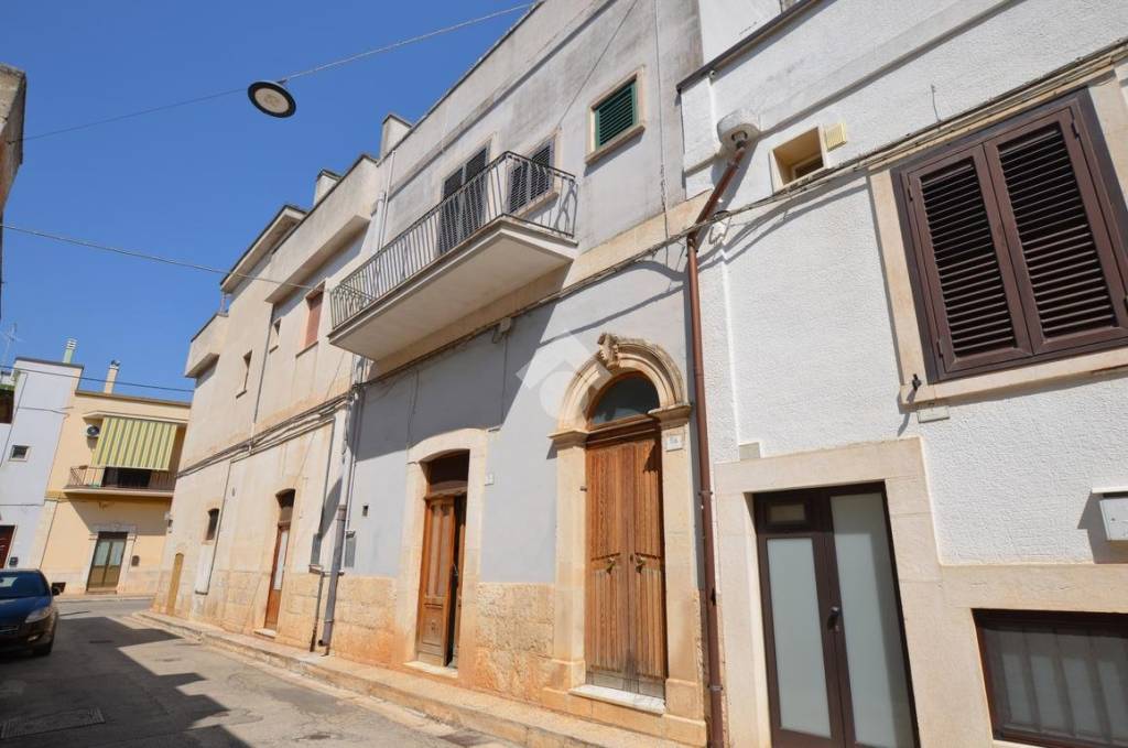 Casa Indipendente in vendita a Sammichele di Bari via Palermo, 7