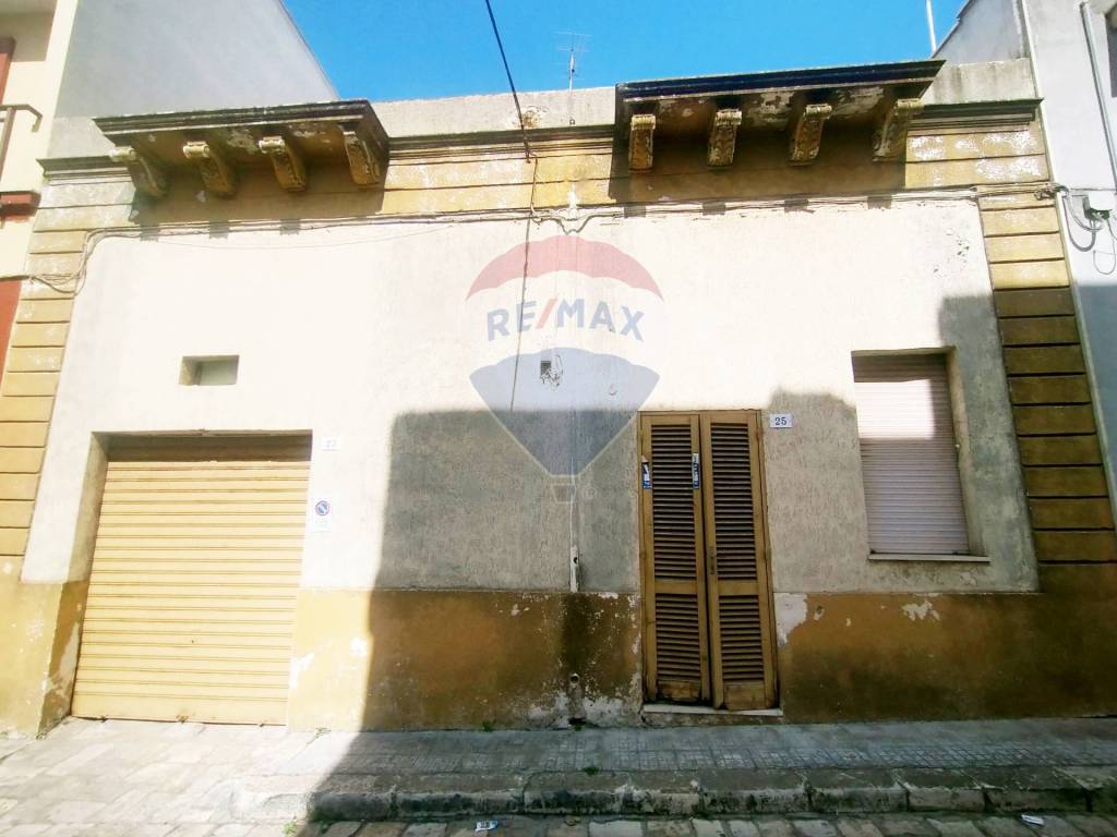 Casa Indipendente in vendita a Tuglie via Don Luigi Sturzo