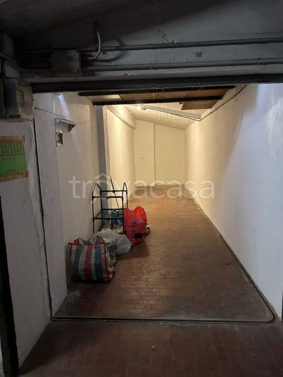 Garage in vendita a Torino via Garessio, 24