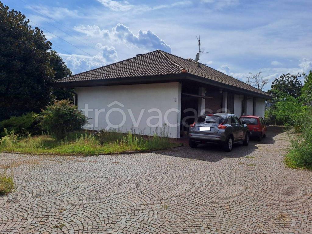 Villa in vendita a Induno Olona via Piave, 6