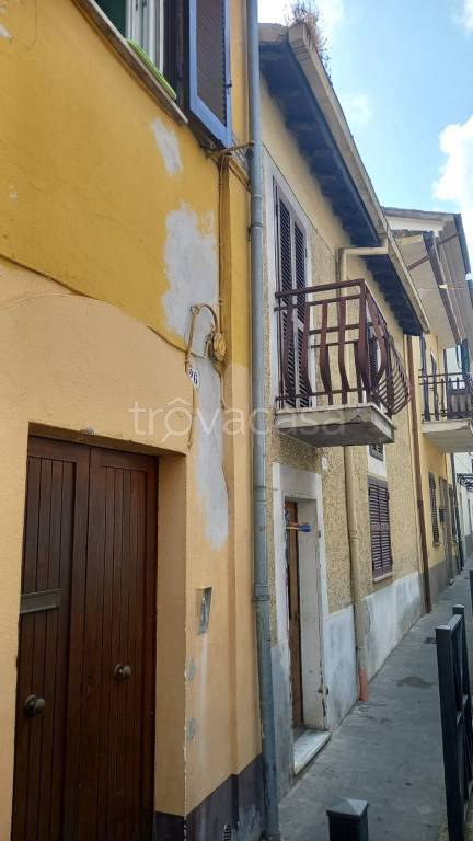 Intero Stabile in vendita a Castelnuovo di Porto via Clarice Colonna