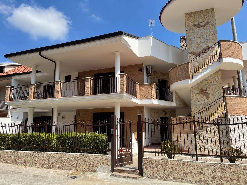 Villa Bifamiliare in in vendita da privato a Teverola via Campanello, 26