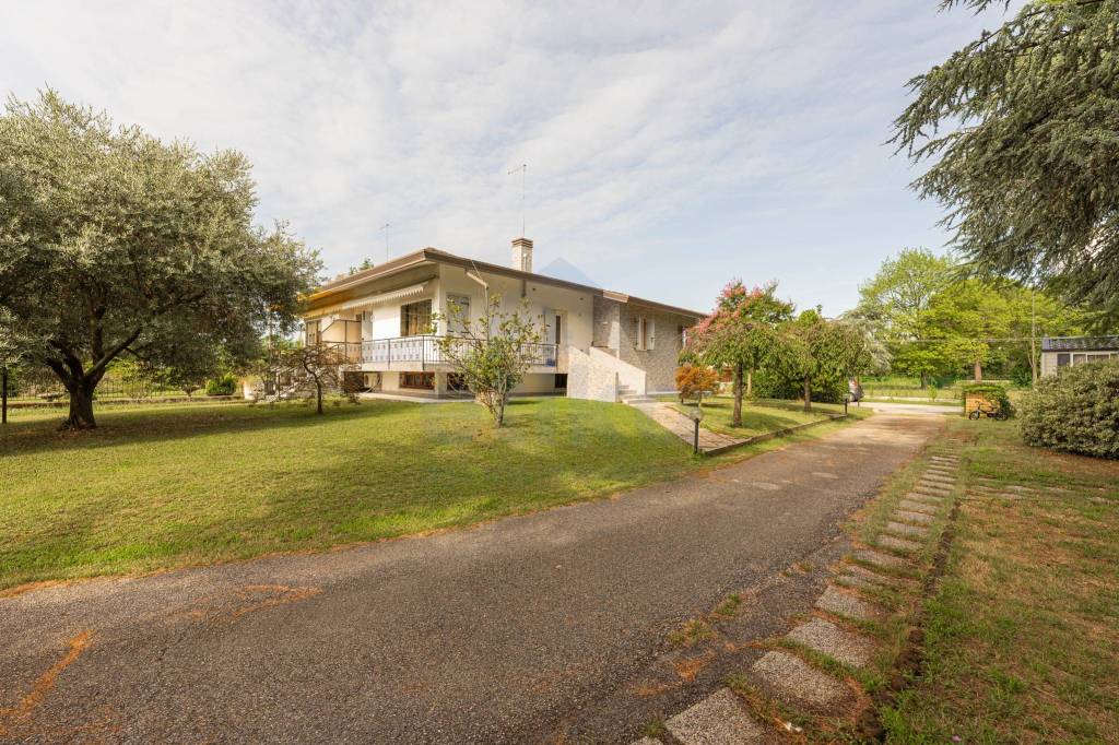 Villa Bifamiliare in vendita a Ponzano Veneto via Morganella Ovest, 39