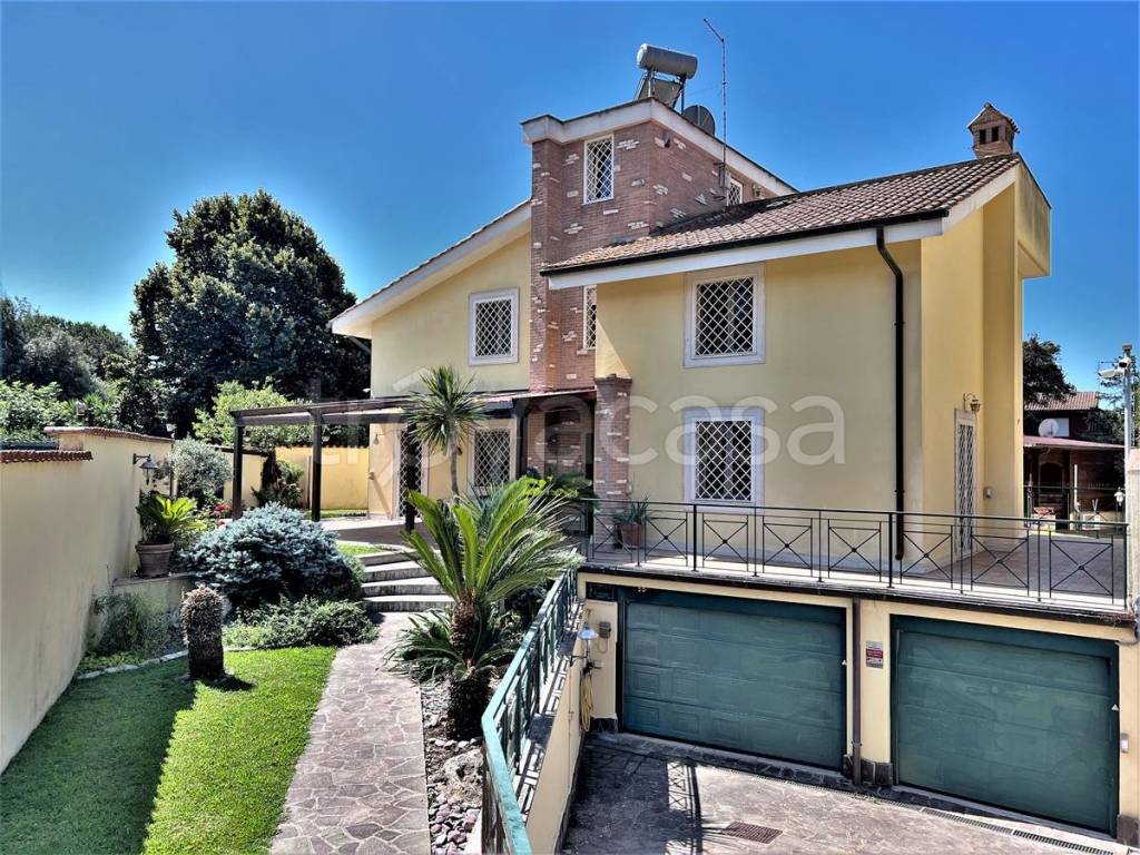 Villa in vendita a Roma via Gaspare Scuderi